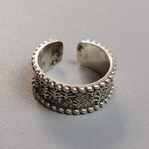 Second-hand women's classic vintage rings